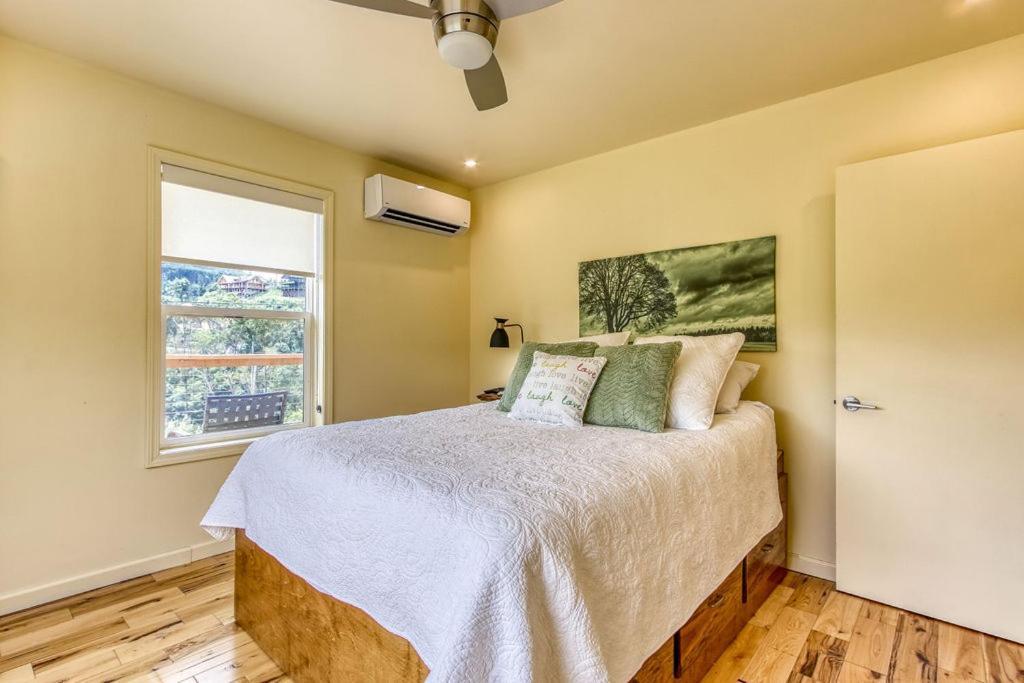 Key Lime Pie, Hot Tub,Wifi, 1089 Free Tickets Each Paid Day, Dollywood And More Gatlinburg Exterior foto